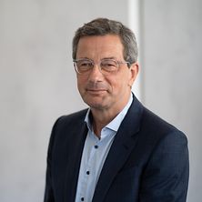 Picture of Nils Dube